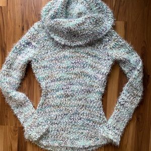 Women’s small sweater - like new!